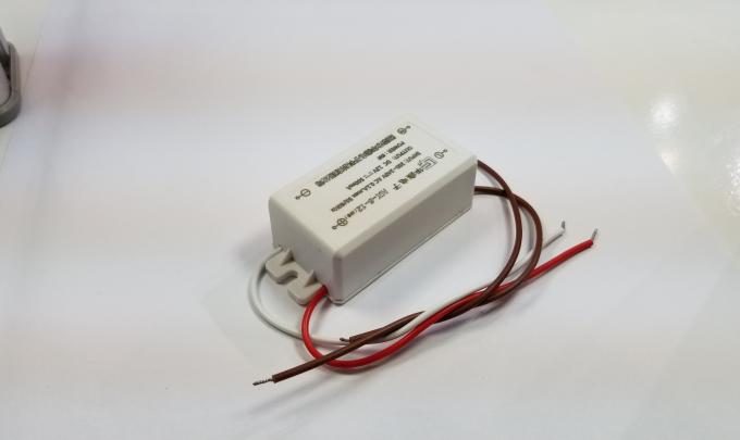 Bộ điều khiển LED nhà ở bằng nhựa CE Bộ nguồn LED điện áp không đổi 12V 6W 0,5A 1